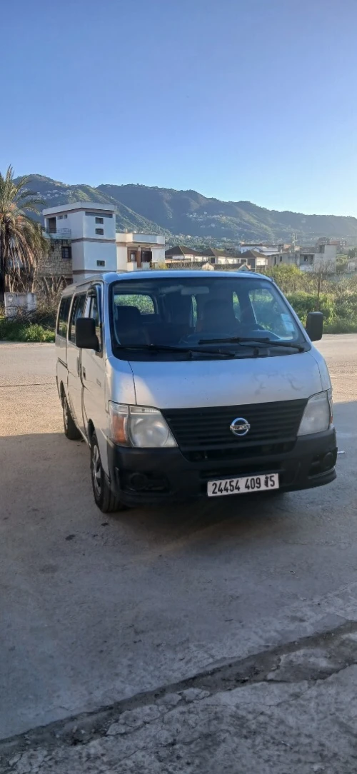Nissan Urvan 2009