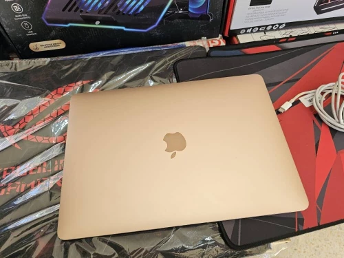 MacBook Air Retina, 13 pouces, 2018 A1932 8GB/128GB tres bon état
