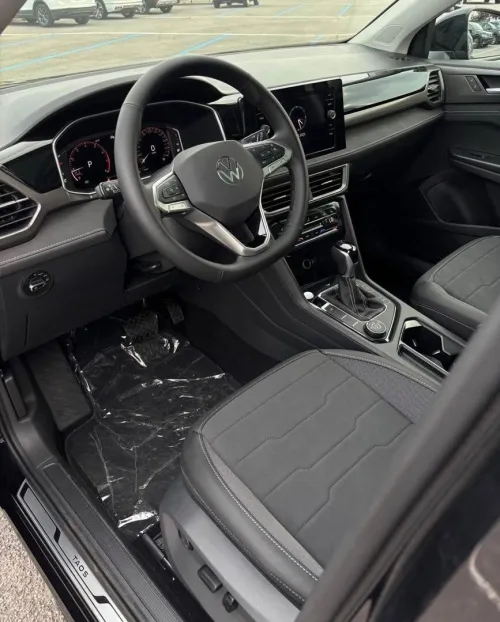 Volkswagen Taos 2026 SE Black 