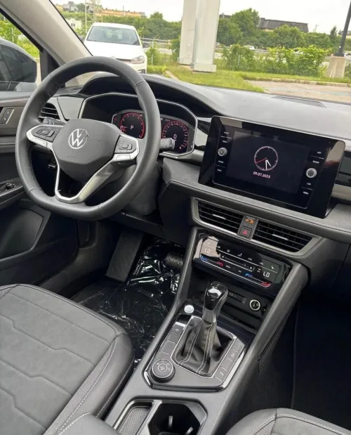 Volkswagen Taos 2026 SE Black 
