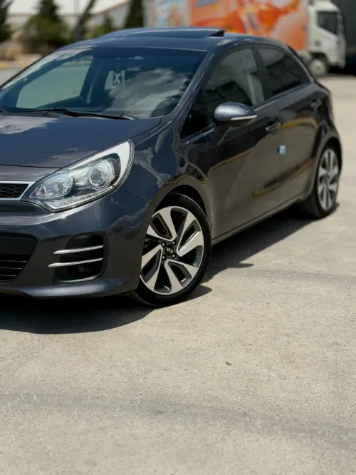Kia Rio 5 portes 2015 Funny Facelift 