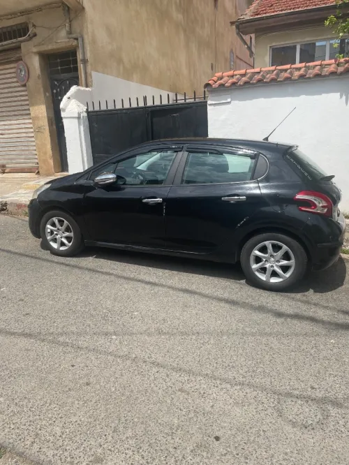 Peugeot 208 2013 