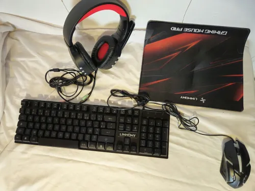 Pack/clavier+souirs+tapis+casque