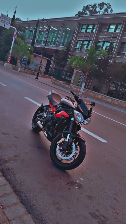 Triumph Street triple 675R 2015