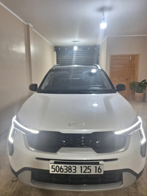 Kia Sonet  2025 luxury version global la toute options