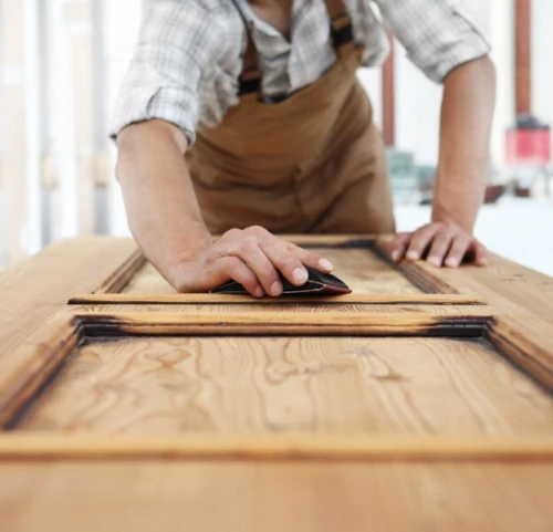 Menuisier qualifie travaux de menuiserie a domicile