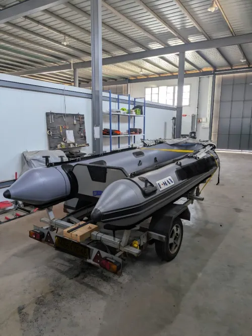 Bateau pneumatique 3m90 neuve