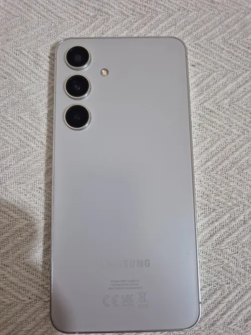 Samsung S24