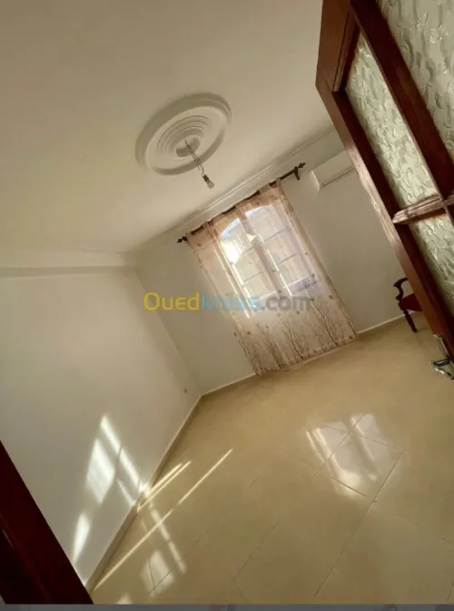 Location Appartement Niveau de villa F5 Alger Dely brahim