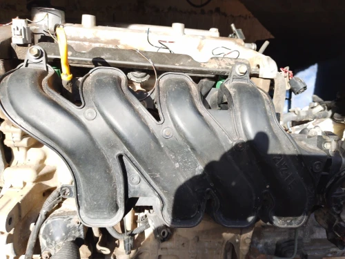 Moteur Toyota Yaris 2004 1.3 vvti + boîte de vitesses