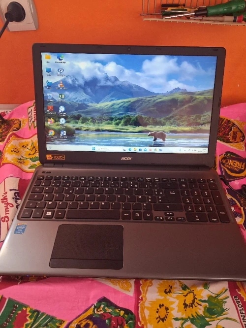 Acer E1-572G