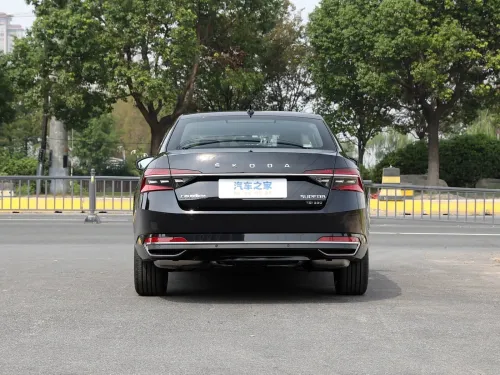 Skoda superb 2025 tsi 280 premium edition