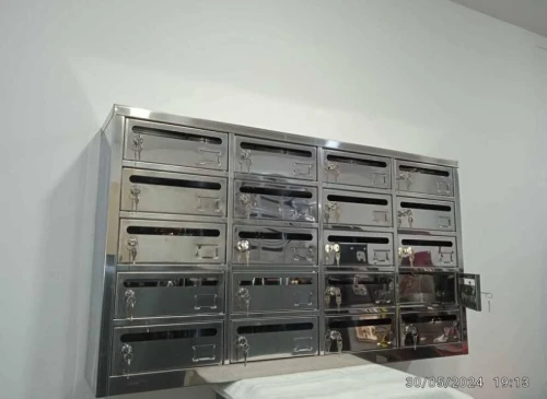 Boite aux lettres collectives moderne