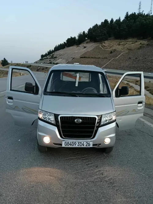 Gonow كابين 2014 
