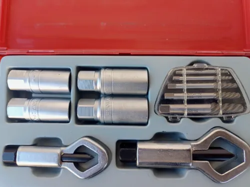 Vent un Lot d'outillage professionnel tour fraiseuse ادوات الخراطة، تور