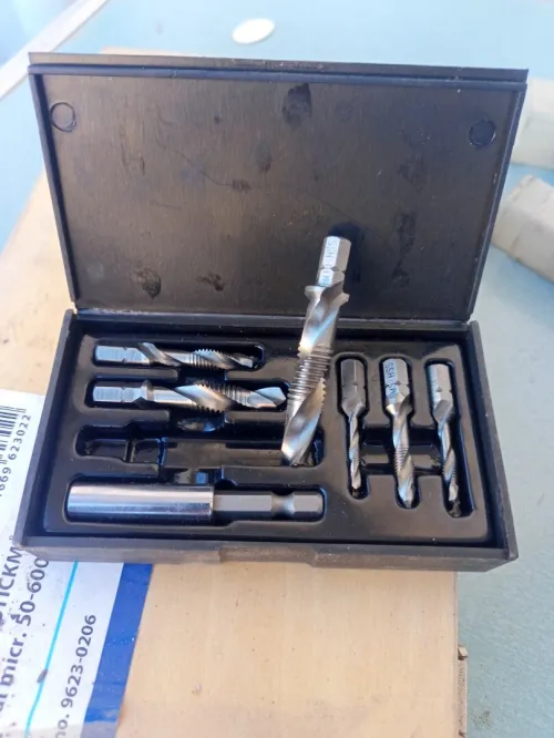 Vent un Lot d'outillage professionnel tour fraiseuse ادوات الخراطة، تور