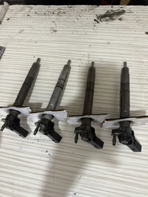 Injecteurs diesel réf. 03L130277