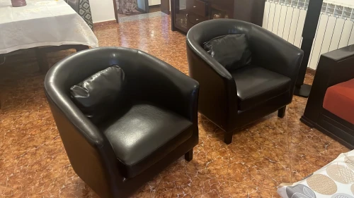 Petit salon de 4 places + table basse