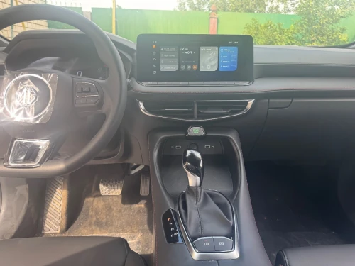 MG MG5 2025 Delux
