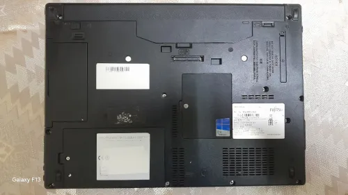 Fujitsu lifebook E736