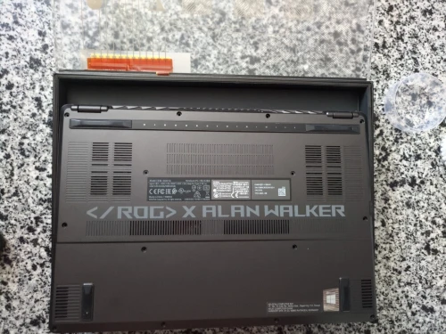 ASUS ROG Zephyrus G14 Ryzen 9 / RTX 3050 Ti / 40 Go RAM / SSD 1 To