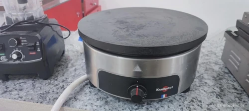 Crêpières, gaufrier, machine à gaufres