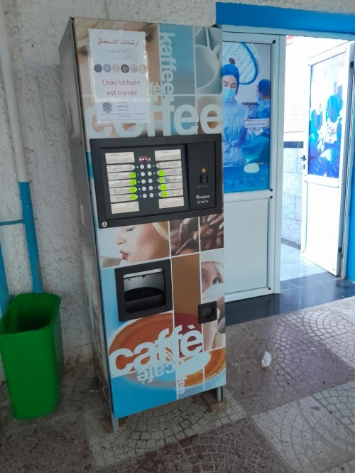 Distributeur automatique de café et snacks 