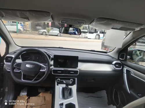 Geely Coolray 2025 