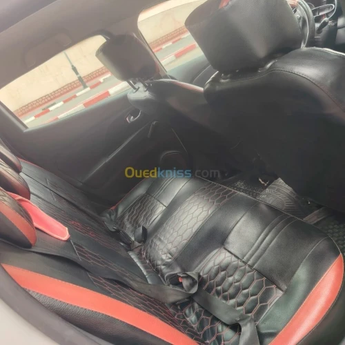 Renault Clio 4 2014 Exception