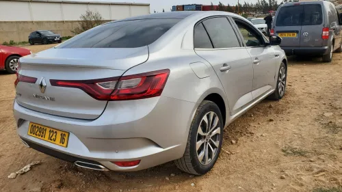 Renault Megane 4  2023 Iconic
