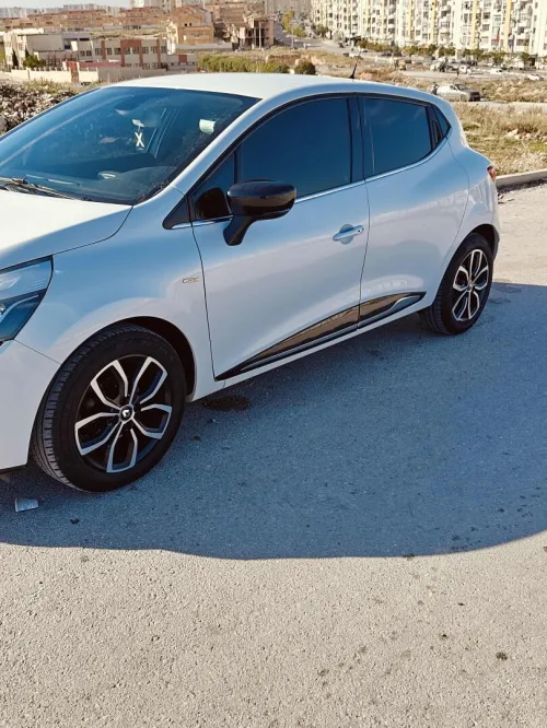 Renault Clio 4 2019 Limited 2