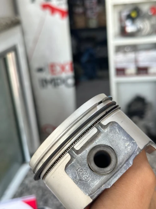 PISTON+SEGMENT 1.4 LOGAN SYMBOL  RENAULT ORIGNAL 