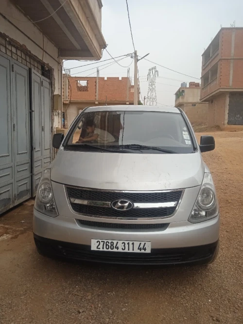 Hyundai H1 2011 Tolé