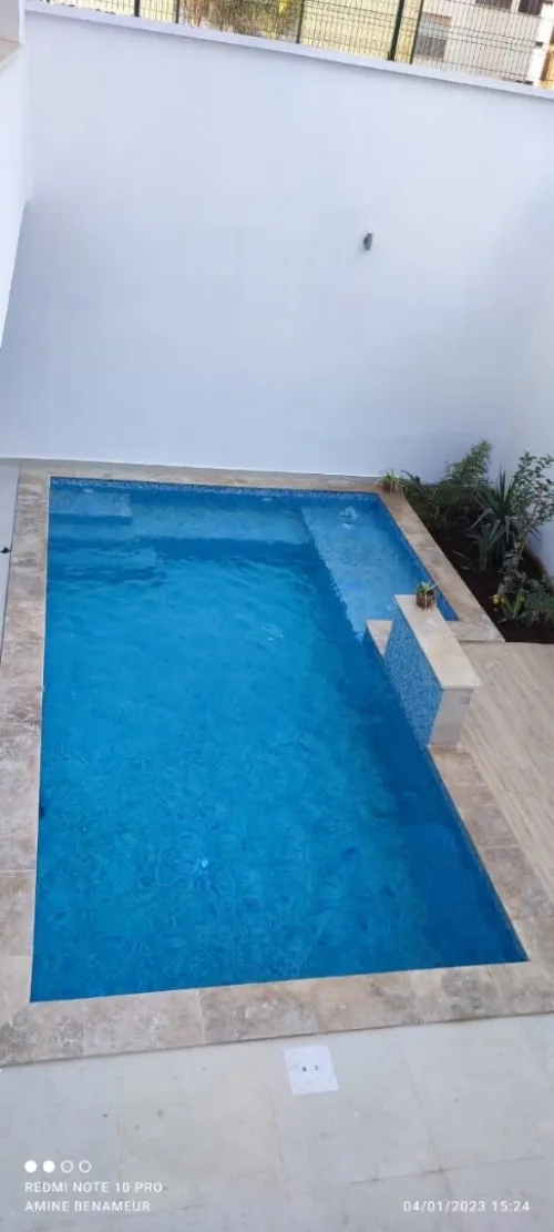 نجاز مسابح، جاكوزي وبيع معدات احترافية | Réalisation Piscine, Jacuzzi & Vente Équipements