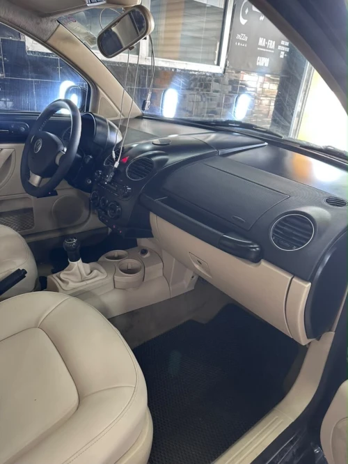Volkswagen New Beetle 2011 New Beetle