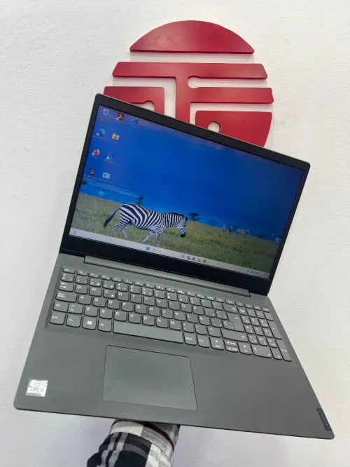 LENOVO V15 CPU I5 10em RAM 8gb ssd 256gb