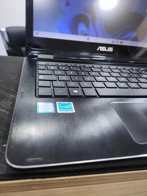 ASUS notebook i5 6em 8gb 128ssd 