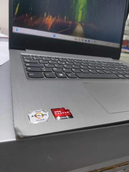 Lenovo IdeaPad athlon silver 8gb ssd256