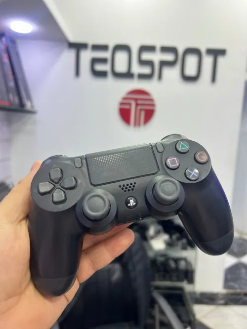 PS4 slim 2116b flashé 1tb une manette