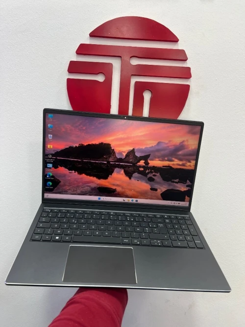 DELL VOSTRO I7 11800H 16gb RAM NVME 512gb RTX 3050
