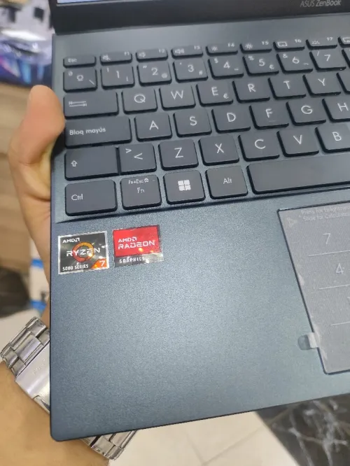 Asus zenbook ryzen 7 5800hs ram 16gb nvme 512gb radeon graphique 