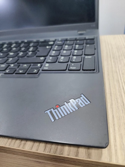 Thinkpad t15 gen4 ryzen 5pro 7530 16gb ssd512