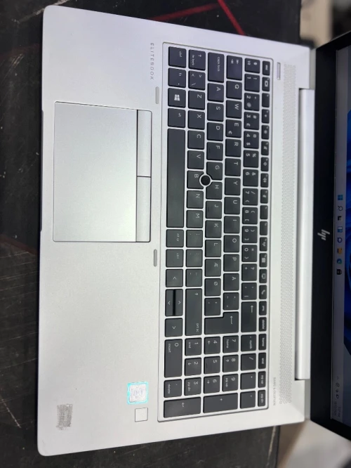 HP ELITEBOOK 850 g5 i5 8em ram 16gb nvme 256gb intel uhd