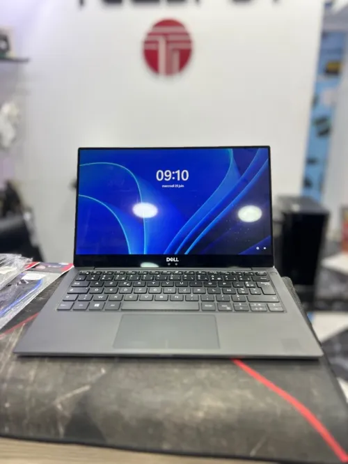 DELL XPS 13 i7 8em ram 8gb nvme 256gb intel hd