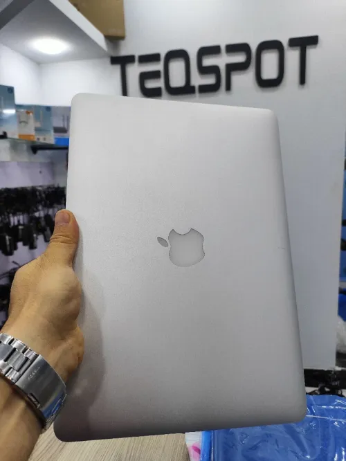 Macbook air 2014 i5 4gb 256ssd cycle 176