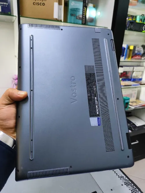 Dell vostro i7 10em 16gb ssd256 NVIDIA MX 250