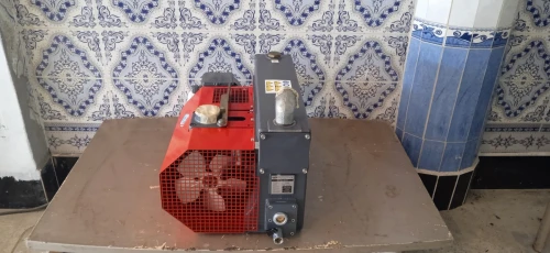 Pompe à vide ( sous-vide ) NEUF