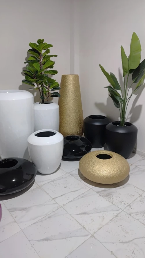 Pots de plantes en résine et fibre de verre
