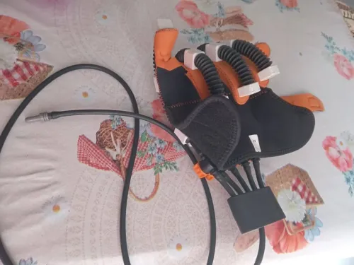 Robot de réhabilitation de la main 