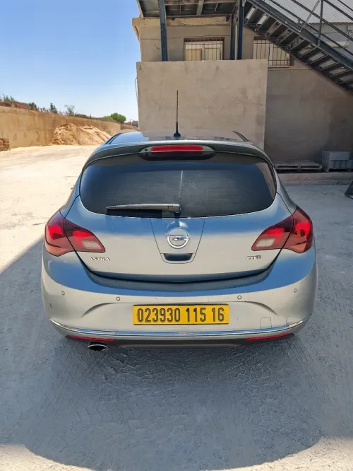 Opel Astra 2015 COSMO